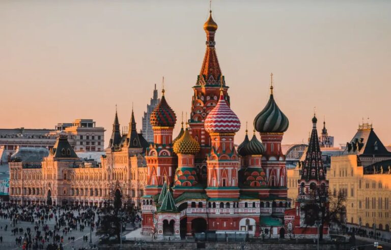 How to make choices in the Russian market has become a topic that all Chinese companies with Russian-related businesses must face.